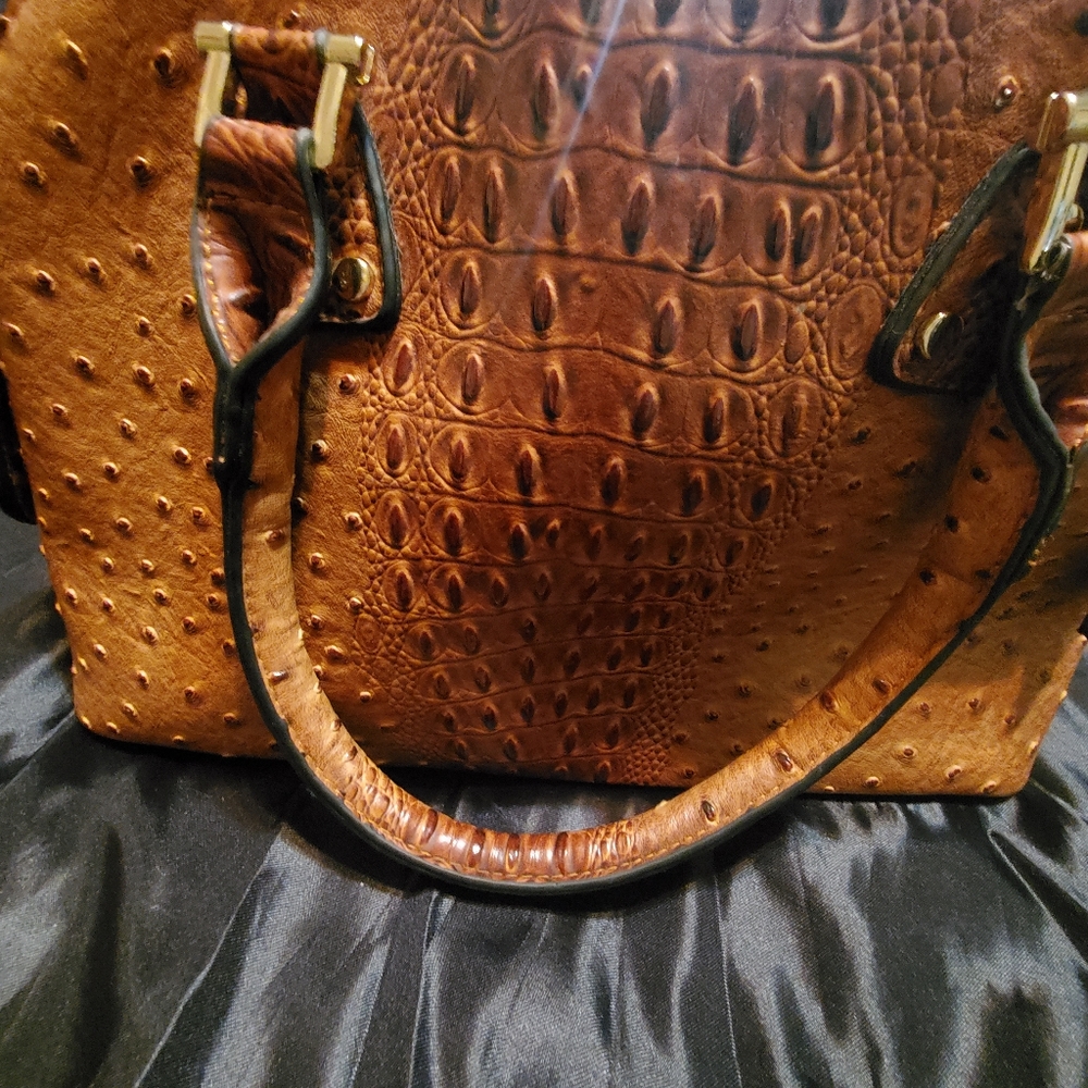 Ostrich pattern handbag - Picture 7 of 12